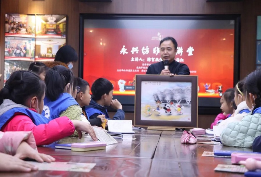 传承与创新中的棉絮画艺术——新华小记者走进西安文化、旅游街区永兴坊非遗大讲堂学习棉絮画制作(图5)