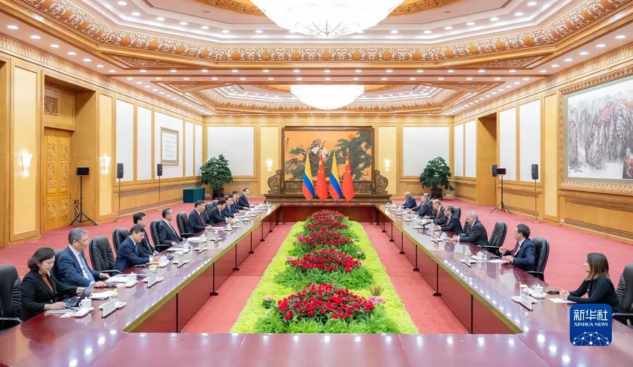习近平主席同哥伦比亚总统佩特罗会谈(图2)